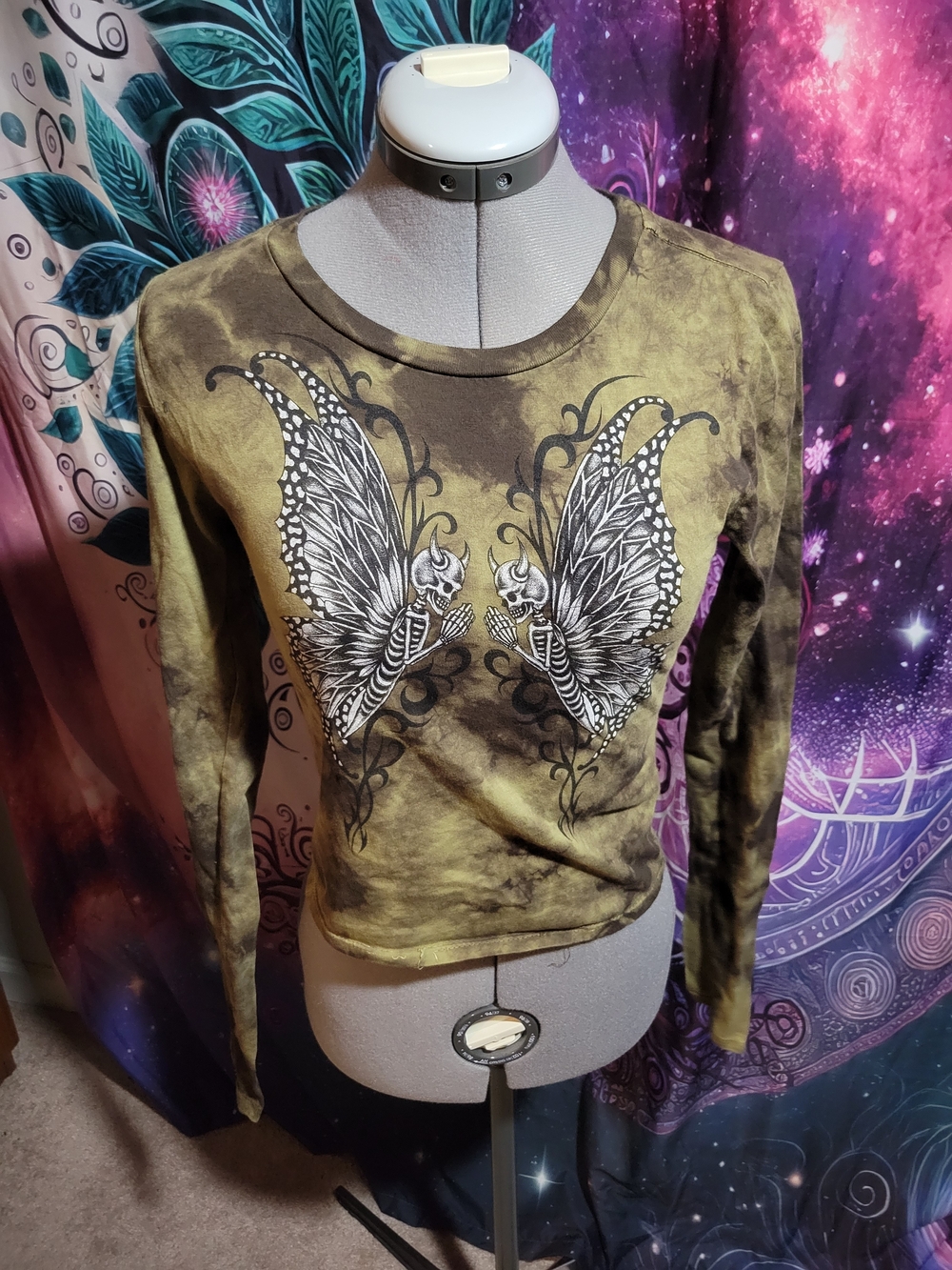 Women's Olive Green Tie-Dye Long Sleeve Tee with Skelliton Fairy Graphic Size S